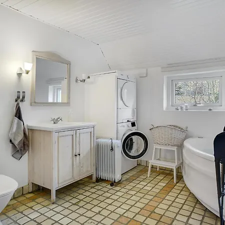 Beautiful In Nykobing Sj With Kitchen Hébergement de vacances Nykøbing Sjælland